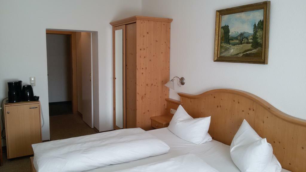 Hotel Pension Lindenhof Прин-ам-Кимзее Номер фото