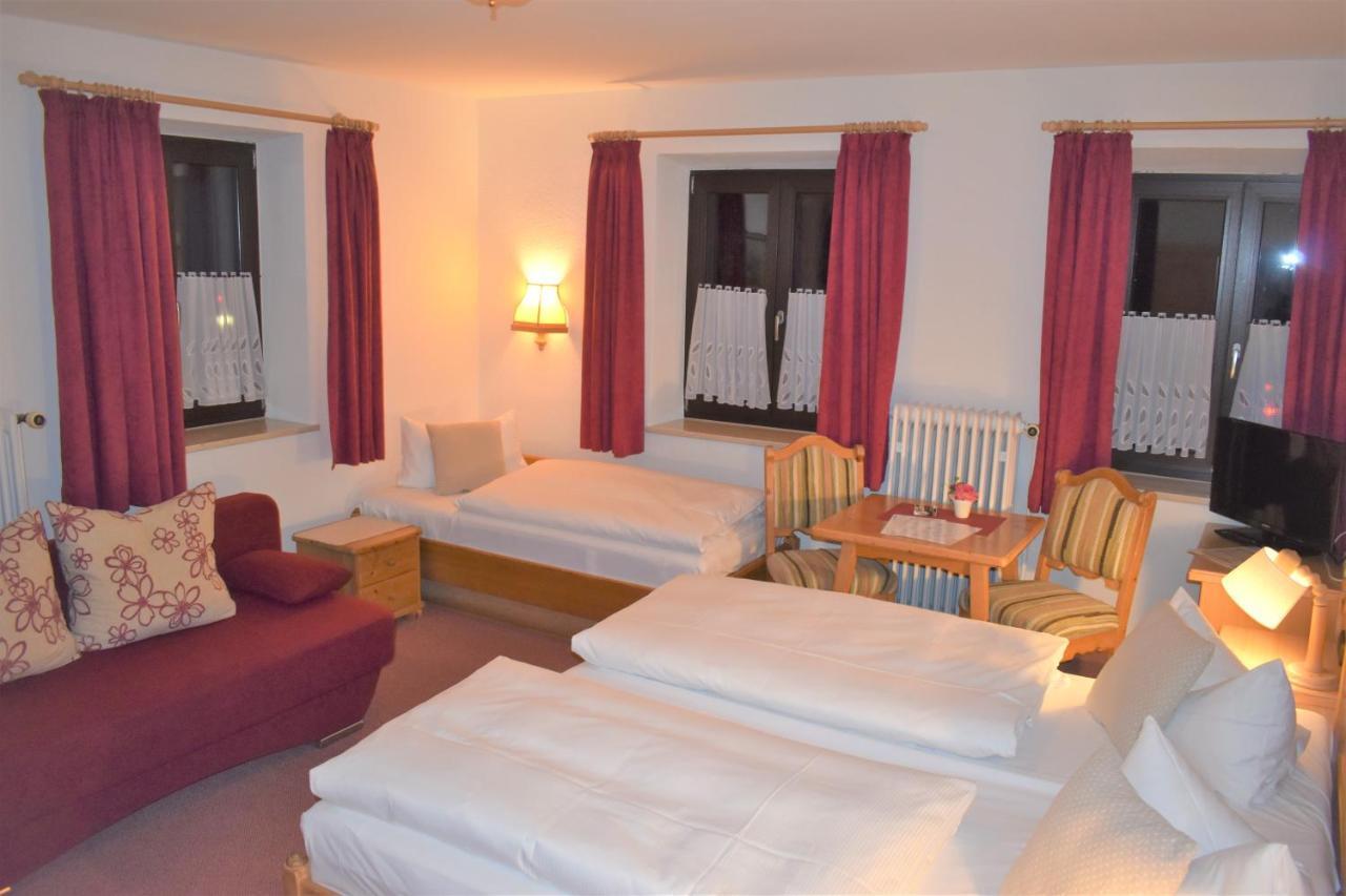 Hotel Pension Lindenhof Прин-ам-Кимзее Экстерьер фото